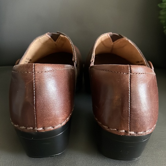 🌸 5/$35. Dansko Solstice Chestnut Brown Clog - Picture 5 of 9